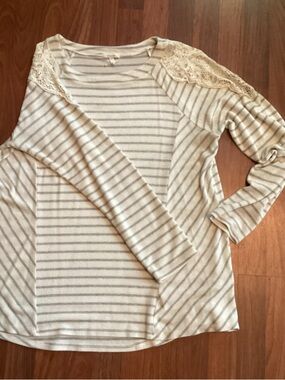 Maurices Cream and Light Gray Striped Lace-Shoulder Long Sleeve Top